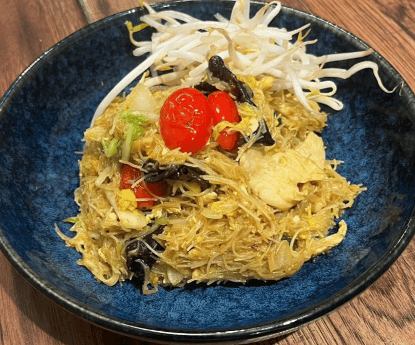 N4. Singapore Noodles