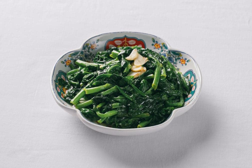 Sautéed Snow Pea Shoots with Garlic 蒜炒豆苗