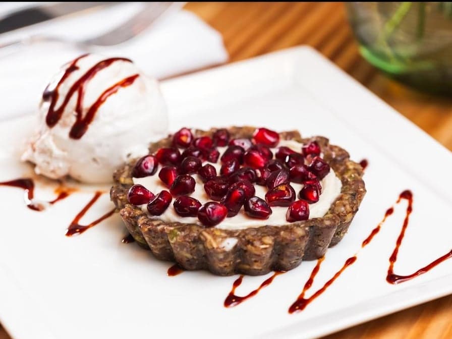 Live pomegranate Pie