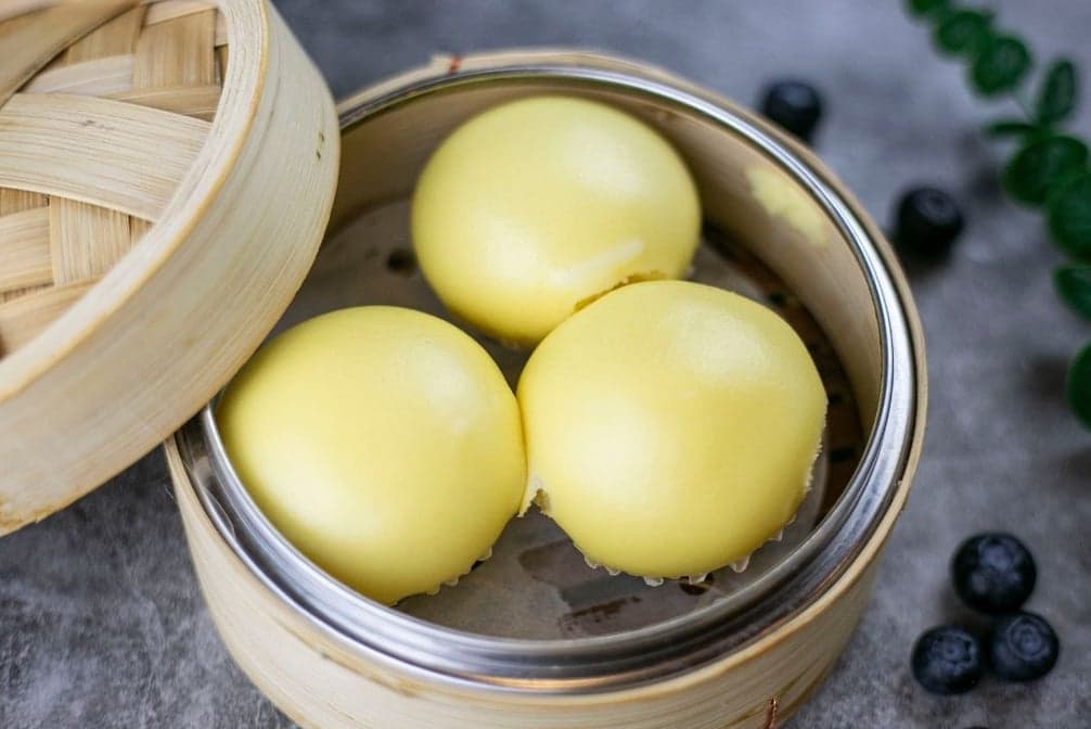 Sweet Egg Yolk Bun 奶皇流沙包