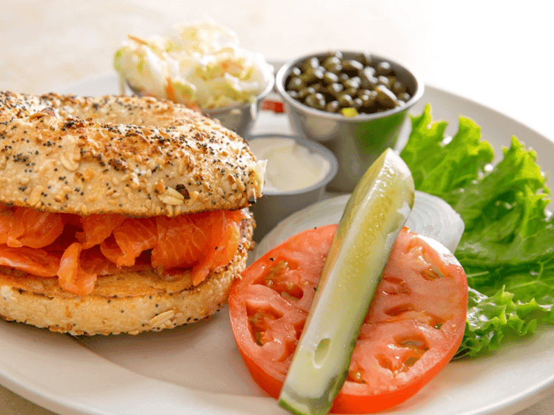 Bagel w/Smoked Salmon