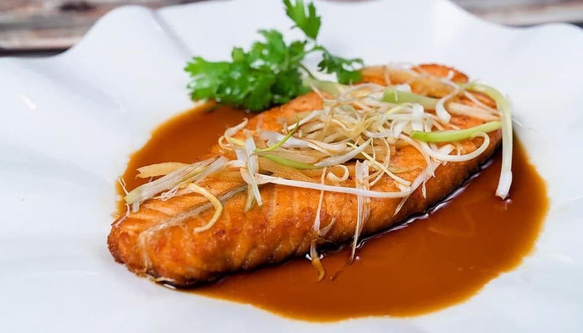 Salmon w. Ginger Scallion