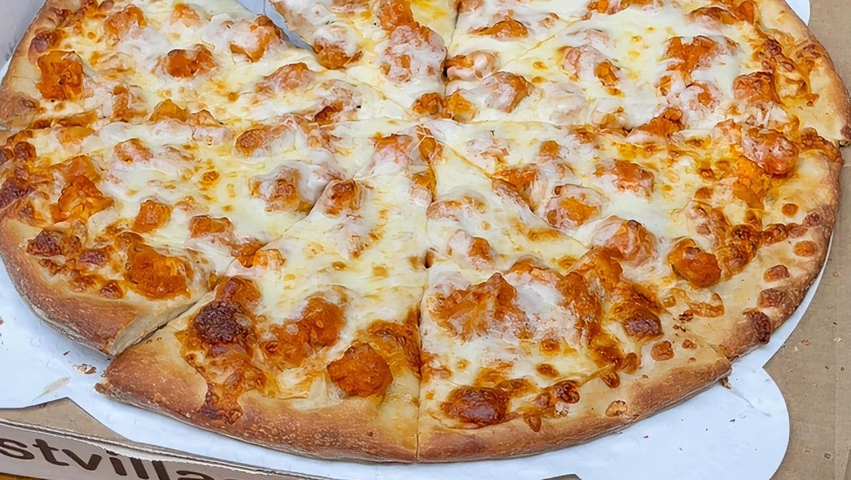 Buffalo Chicken Pizza 18"