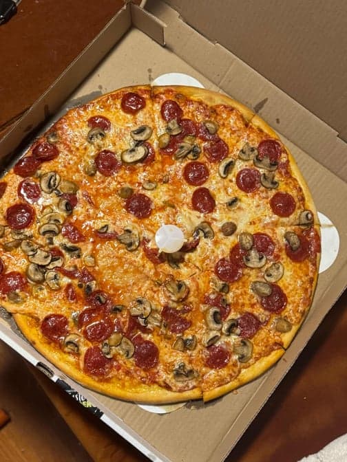 Pepperoni Mushroom Pizza 18"