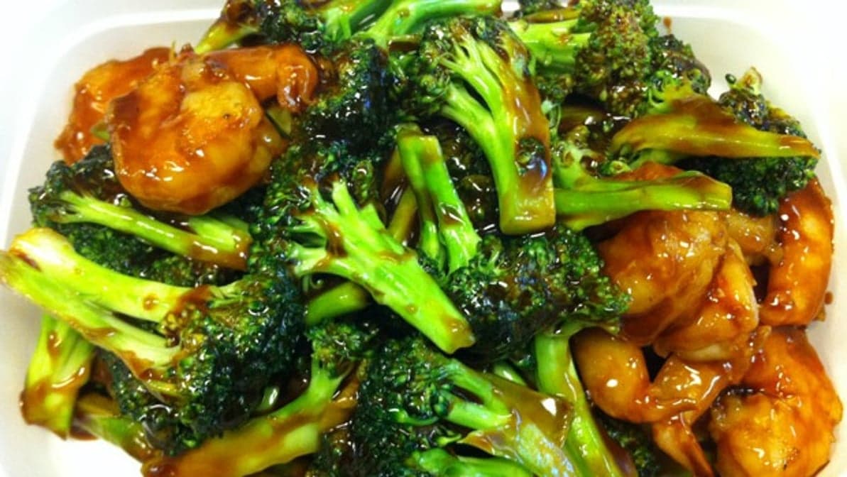 Steamed Jumbo Shrimp with Broccoli