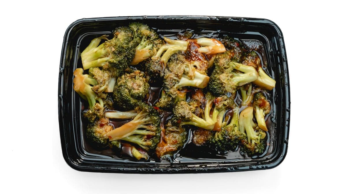 Broccoli with Garlic Sauce over Noodles