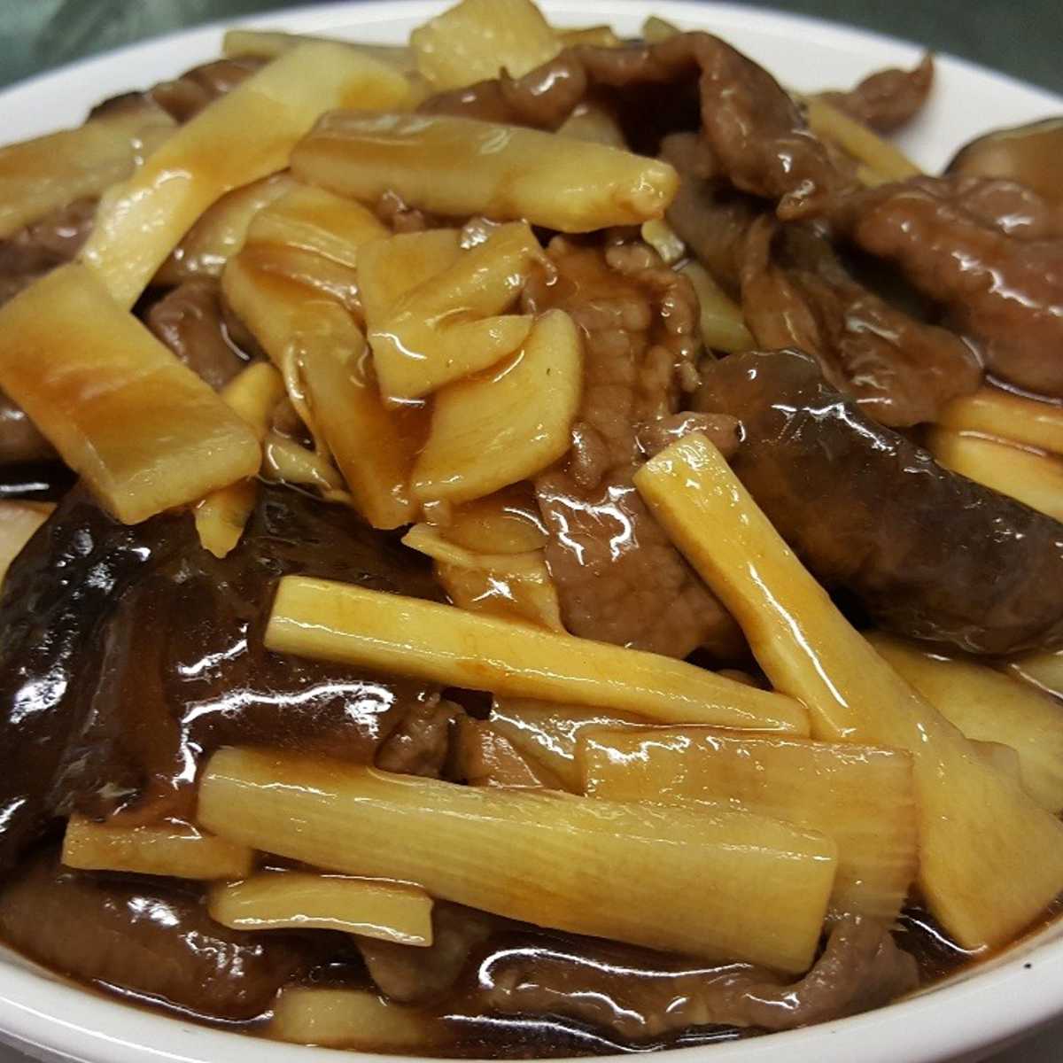 Beef with Black Mushroom and Bamboo Shoots