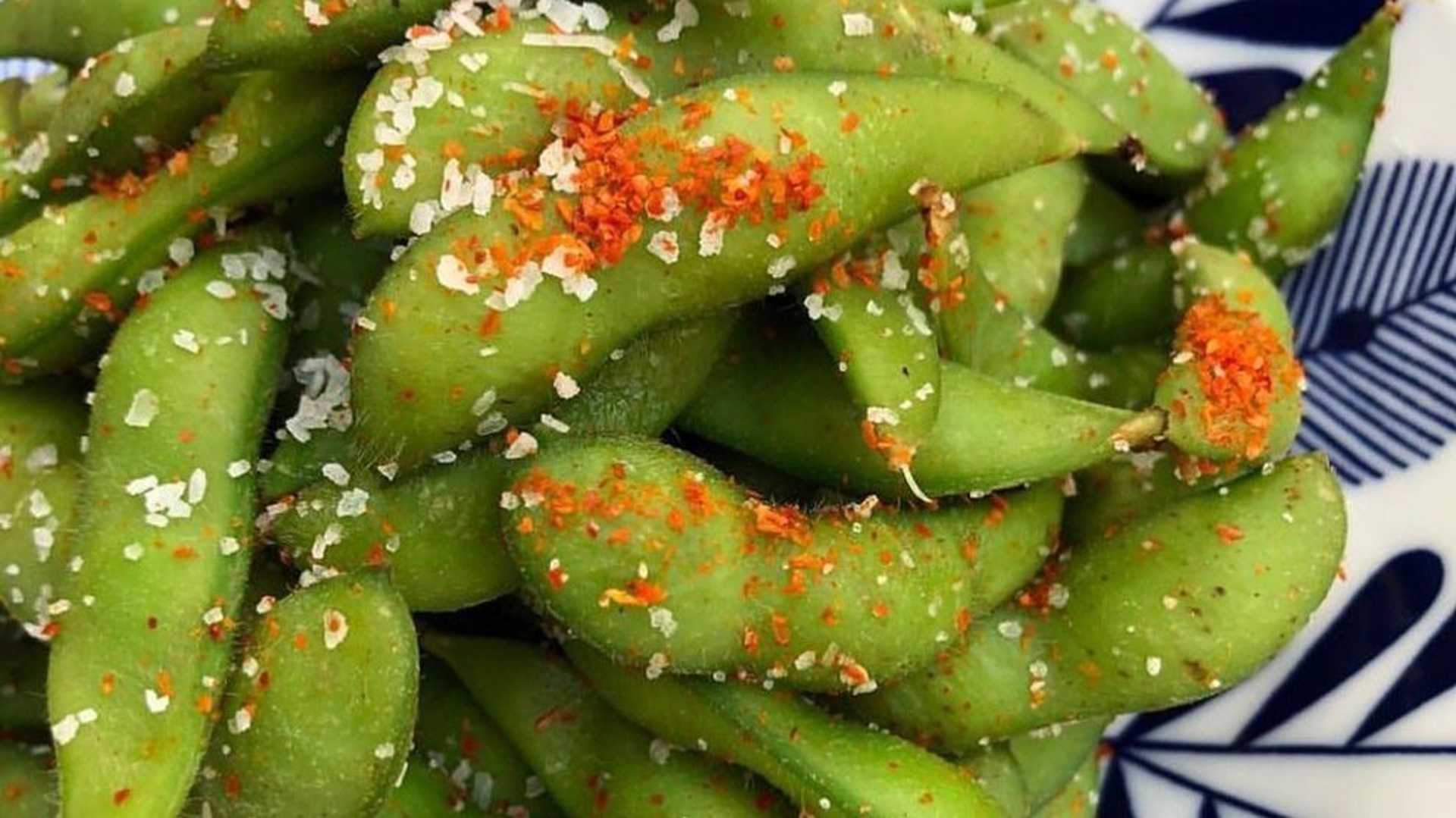 SPICY GARLIC EDAMAME