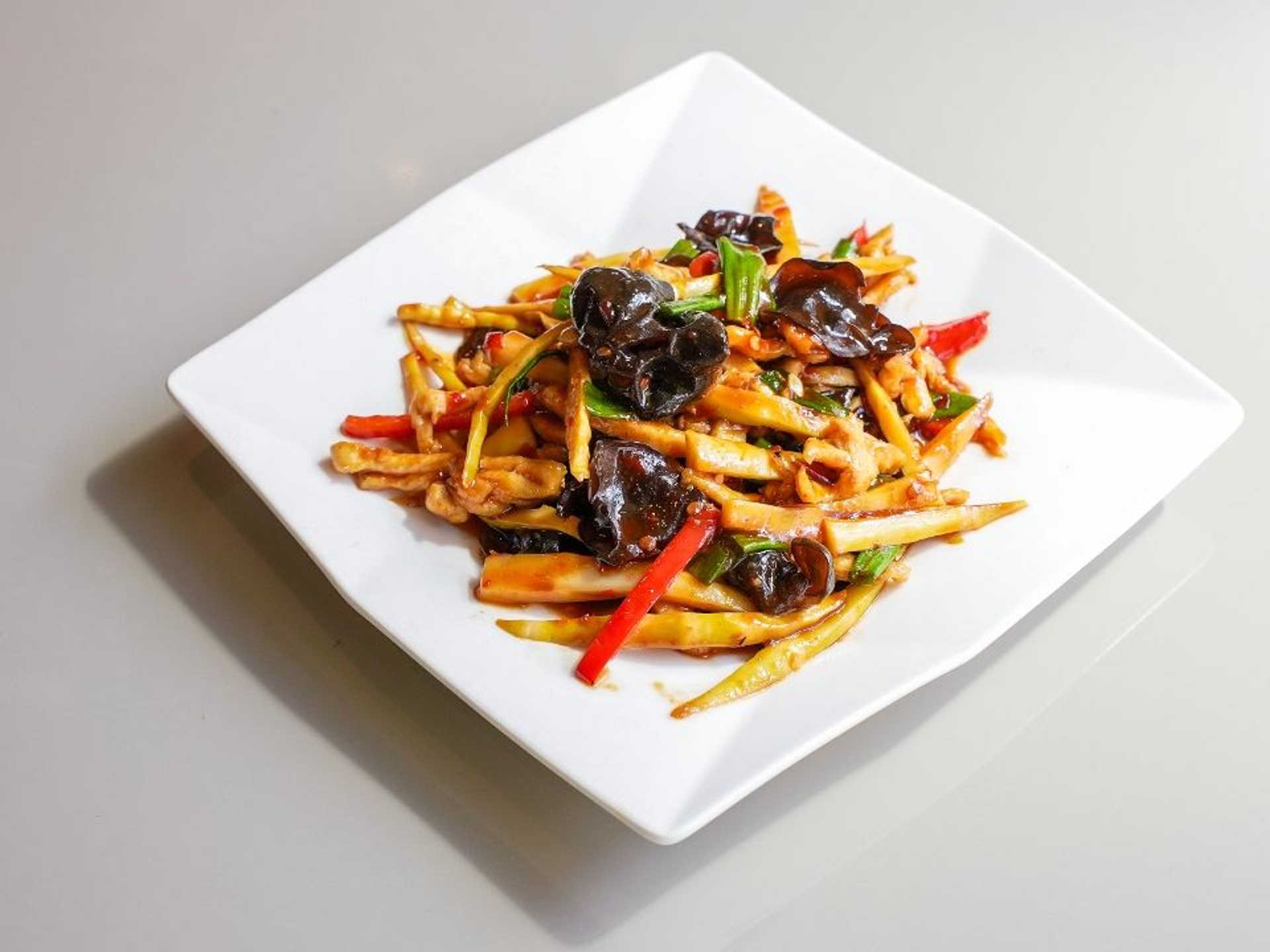 Shredded pork w. Garlic Sauce